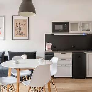 Rentplanet - Cybulskiego Ii Apartament
